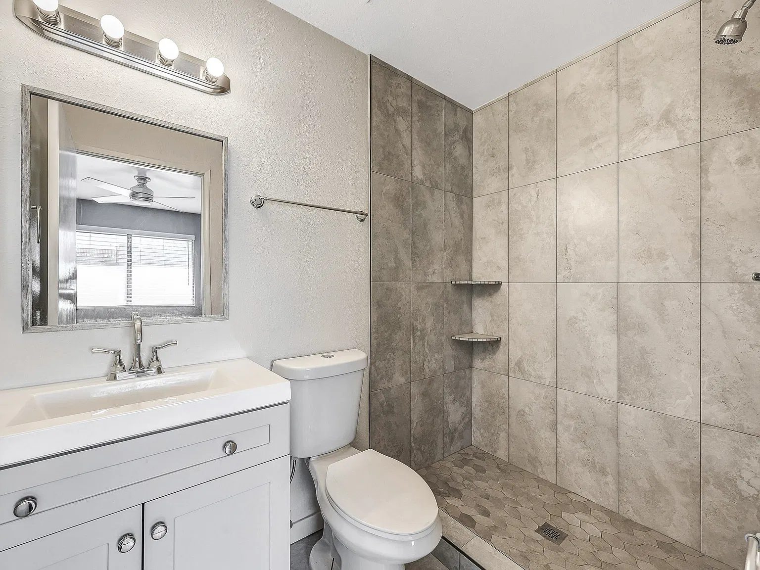 3 bed, 1107 sqft, $2,250 — Photo 3