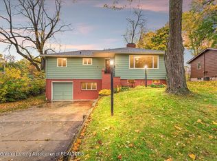 946 Delridge Rd, East Lansing, MI 48823