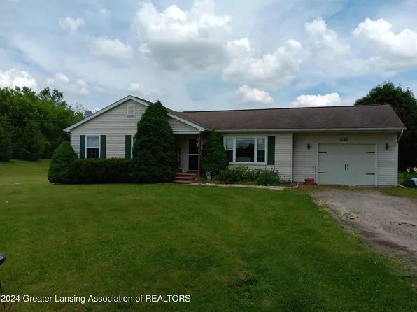 5122 Fowlerville Rd, Fowlerville, MI 48836