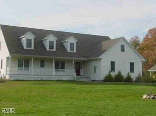 2721 Huntington Rd, Trumbull, CT 06611