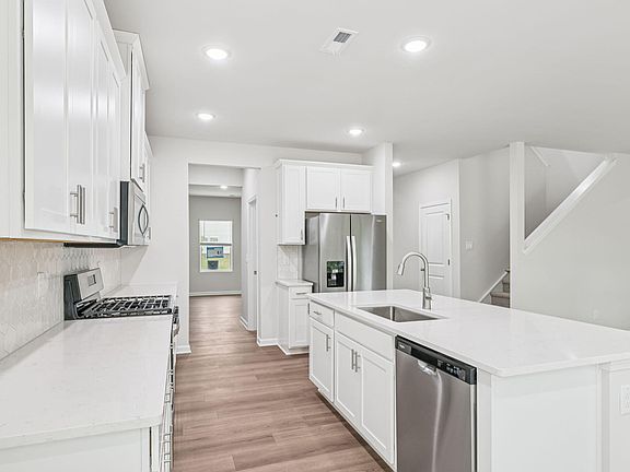 3rd image of 1454 Hatteras Rd