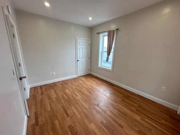 348 Central Ave #1B, Lawrence, NY 11559