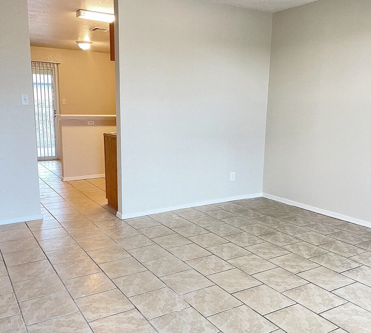 3 bed, 2.0 bath, 1134 sqft, $1,350 — Photo 3