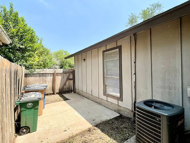 2603 Brickford Cv #A — Photo 17