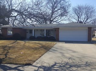 1318 W Illinois Ave, Aurora, IL 60506