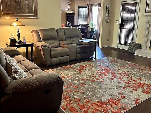 3rd image of 669 River Valley Dr