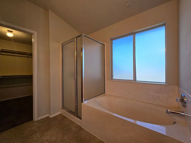 4708 Golden Gate Dr — Photo 17