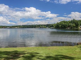 2 Elizabeth Rd, Hudson, MA 01749