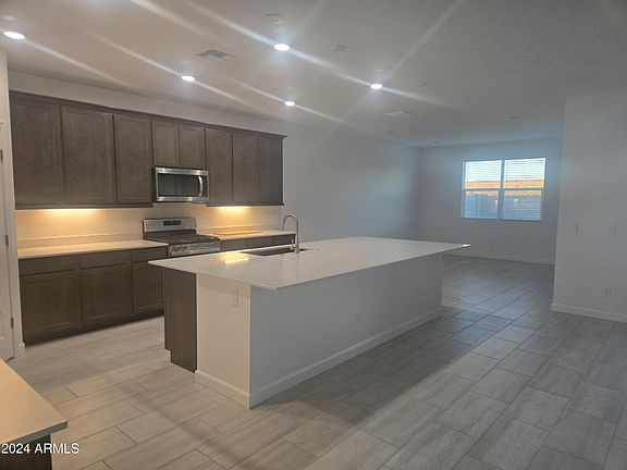 3rd image of 15394 W COTTONTAIL Lane