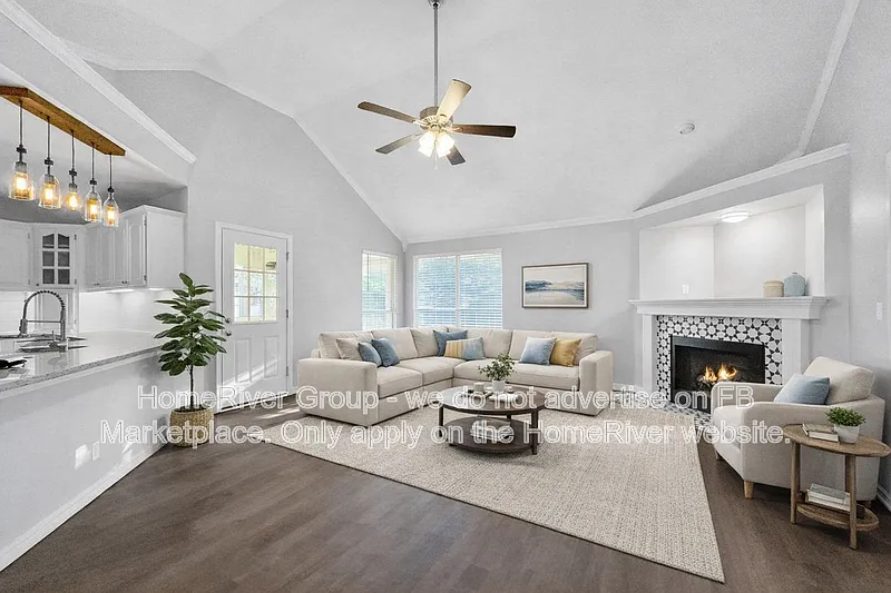 4 bed, 2.0 bath, 1697 sqft, $2,125 — Photo 2