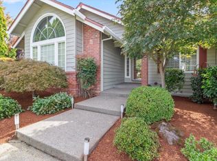 2480 Meadow Creek Dr, Medford, OR