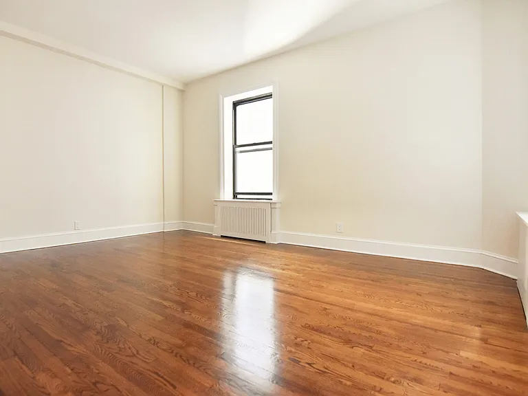 104 Riverside Dr #3C — Photo 3