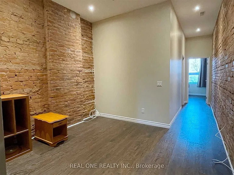 173 King St E #2 — Photo 4