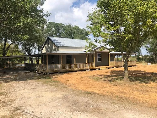 10910 Highway 36 Photo 1