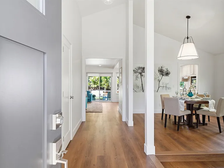 4350 Columbine Dr — Photo 10