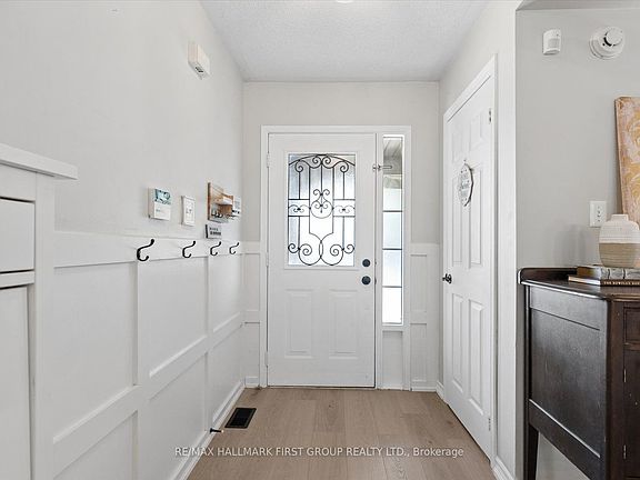 4th image of 19 Harrongate Pl