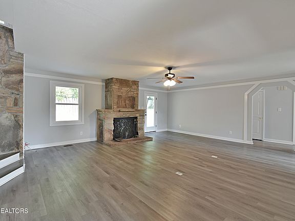 4th image of 8400 Sunnybrook Ln