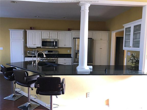 4th image of 305 Cambridge Point