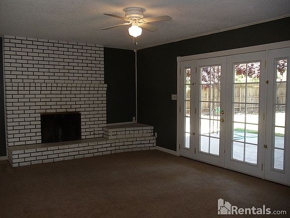 3rd image of 4415 N Sequoia Dr