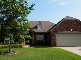 2004 W Woodbury St N, Broken Arrow, OK 74012