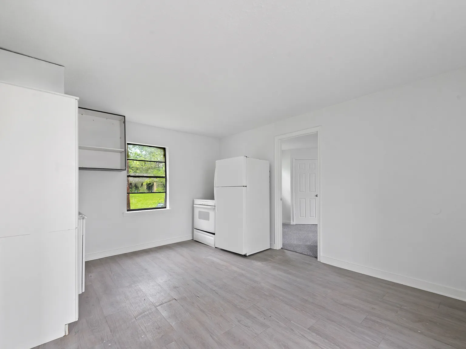 806 East Emily Avenue - 5 — Photo 4