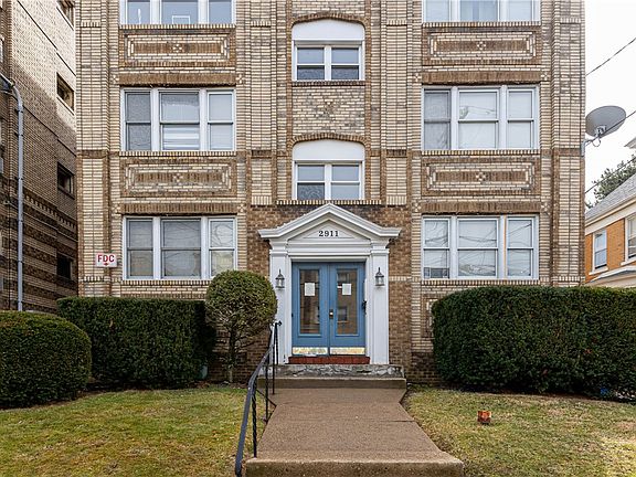 2nd image of 2911 Voelkel Ave
