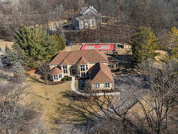 3rd image of 7677 Summerfield Dr