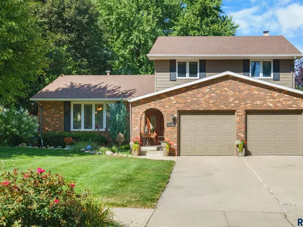 2200 E 51st St, Sioux Falls, SD 57103