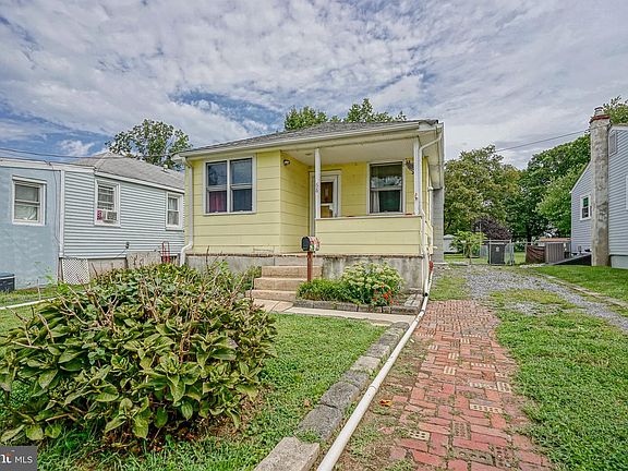 3rd image of 68 Alden Ave