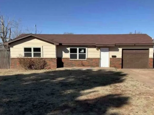 707 N Arkansas St, Shamrock, TX 79079