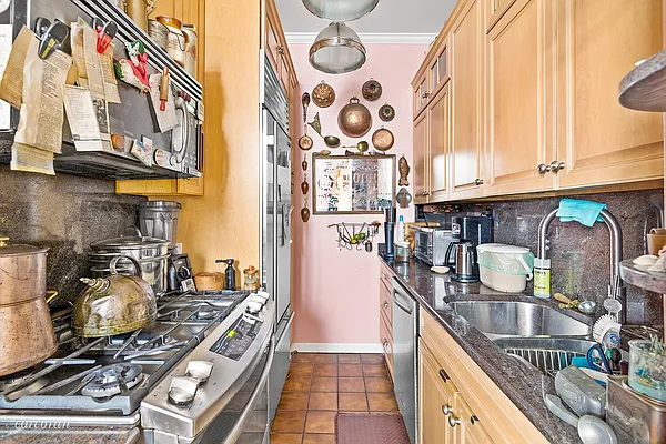 Sold by Corcoran | media 20