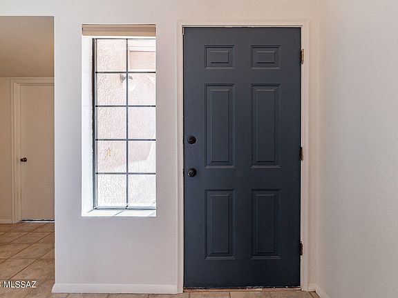 5th image of 700 W Oakley Pl
