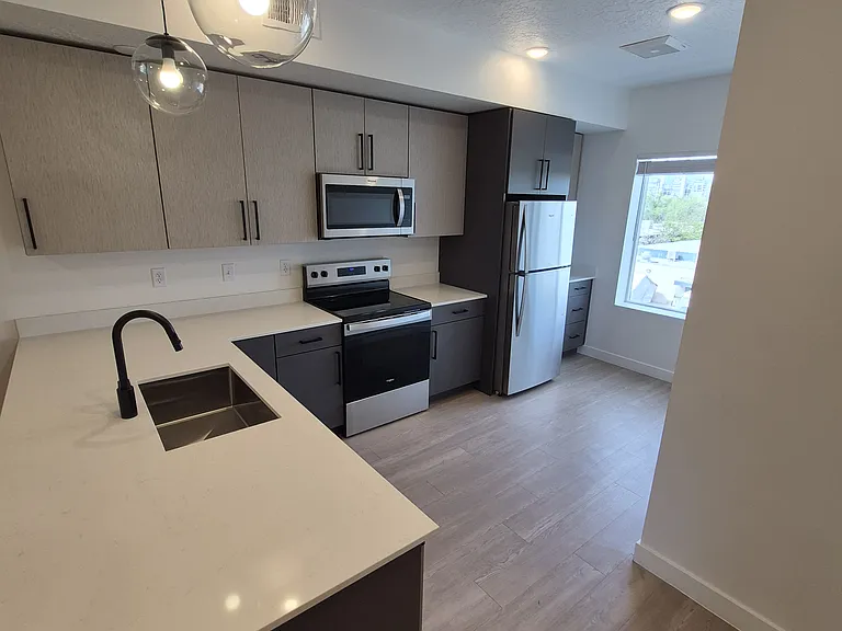 Promontory Place — Photo 33