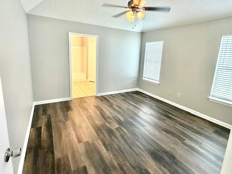6562 Oak Hurst Dr — Photo 9