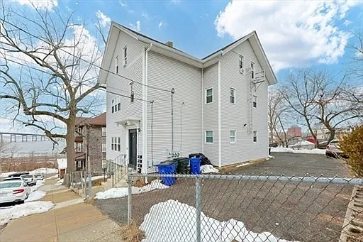 118 Maple St #1 — Photo 15