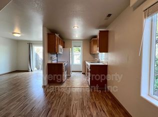 12325 SE Madison St, Portland, OR 97233