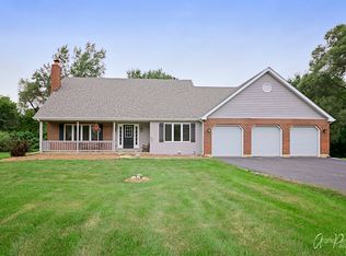 3015 Opengate Rd, Crystal Lake, IL 60012