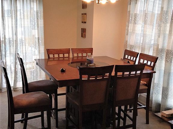 4th image of 863 Camelot Ln