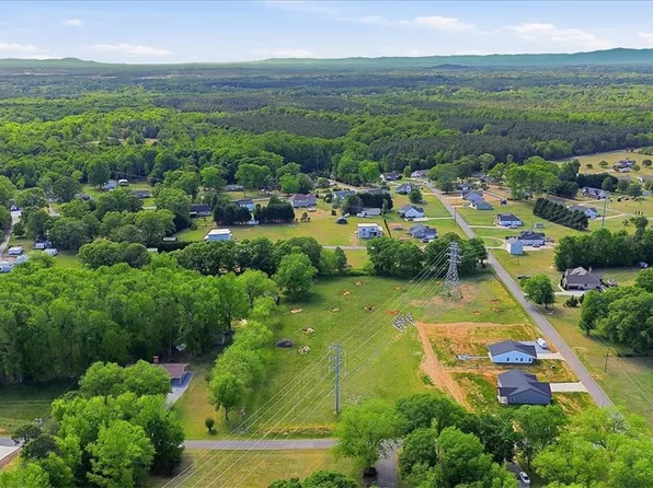 230 Wedgewood Rd, Inman, SC 29349