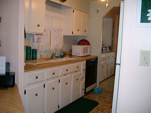Kitchen - sink side