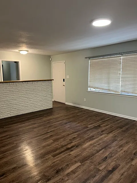 3 bed, 1565 sqft, $2,200 — Photo 4