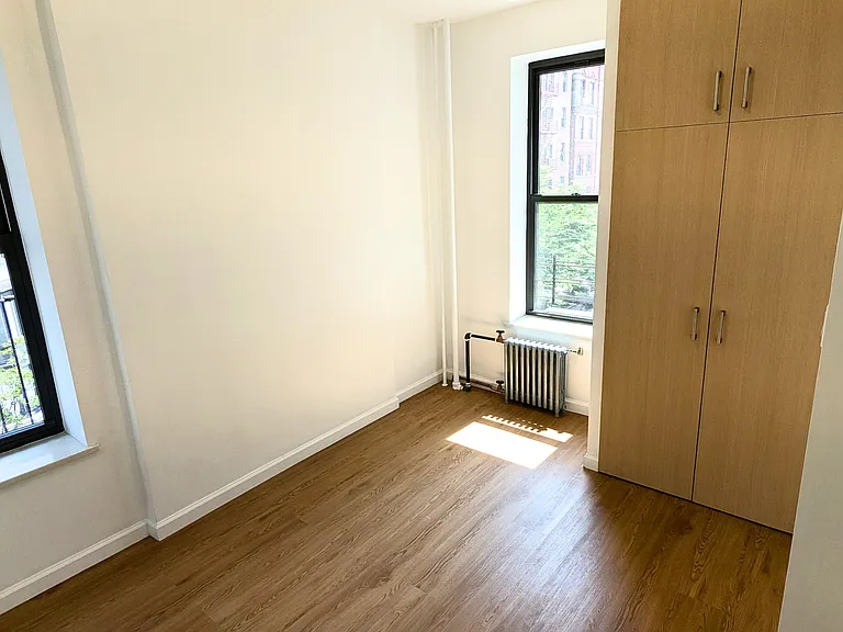 230 W 95th St #46 — Photo 9
