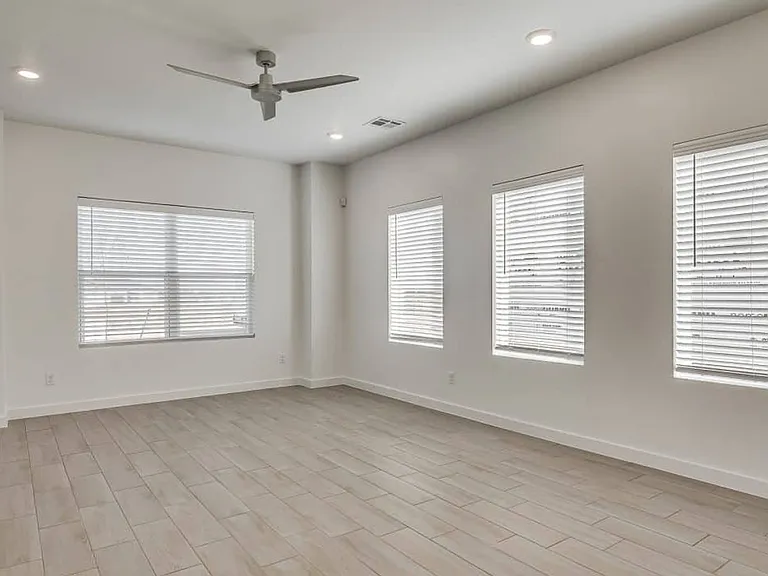 4200 NW 180th St — Photo 8
