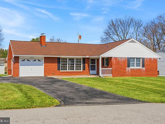 3rd image of 22054 Mohawk Dr