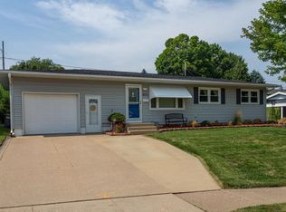 2111 Carter Rd, Dubuque, IA 52001