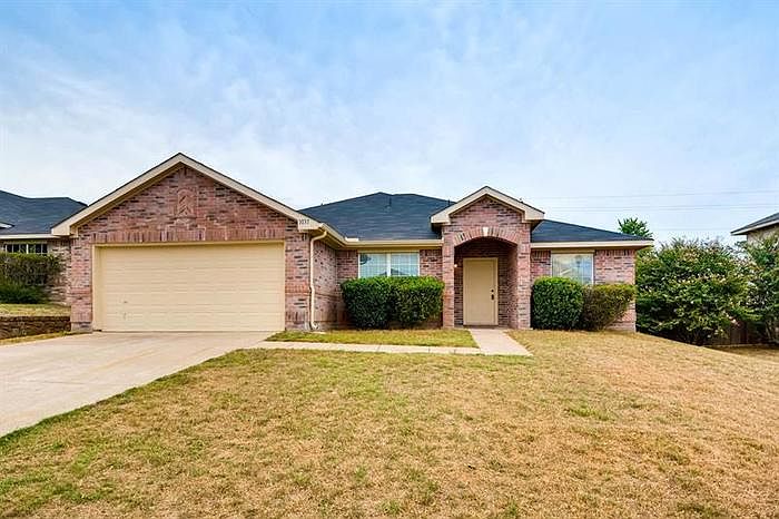 1st image of 1031 Cove Hollow Dr