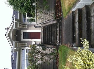 7715 15th Ave NE, Seattle, WA 98115