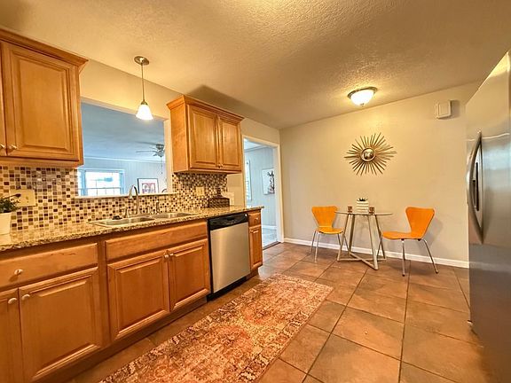 3rd image of 7739 Nall Ave
