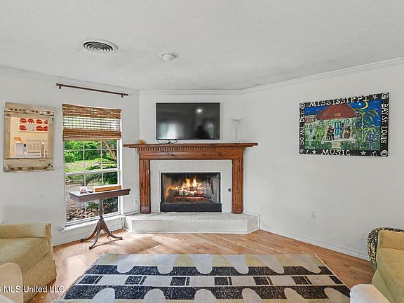 5th image of 506 Esplanade Ave