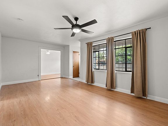 4th image of 5501 Arvilla Ave NE